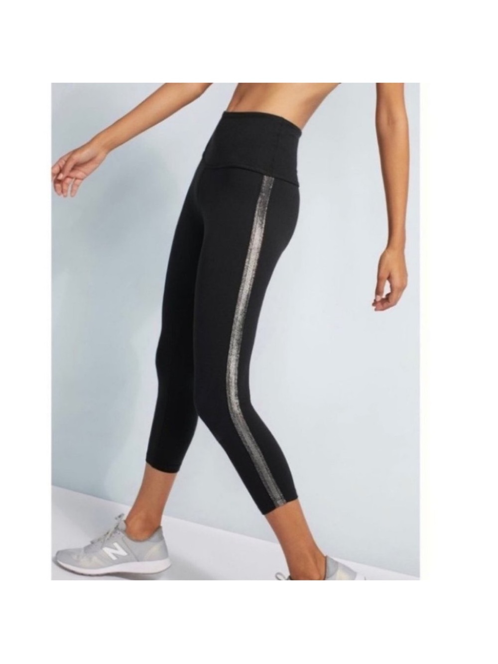 Beyond Yoga Metallic Silver Racing Stripe Cropped Yoga Pants Leggings size Large